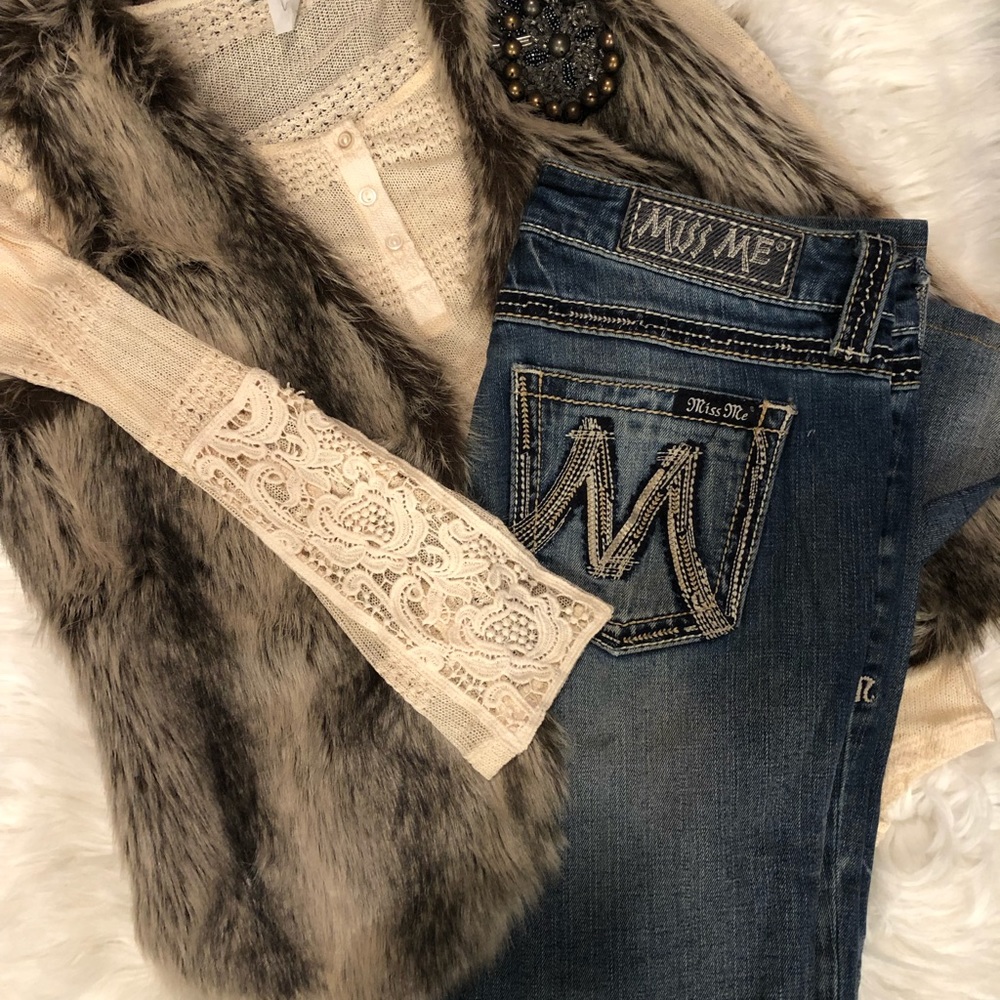 GORGEOUS FAUX VEST❤️3/25 - Picture 3 of 4